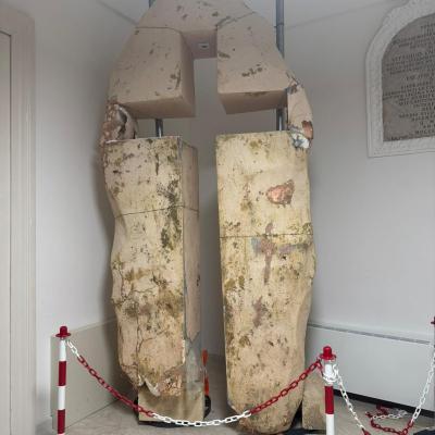 L'iconica croce di Niscemi, recuperata e conservata nel Palazzo di Città